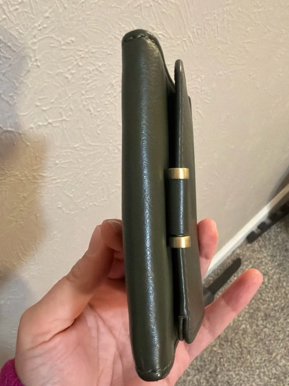 Compact Dark Green Leather Key & Card Holder with Gold Accent
